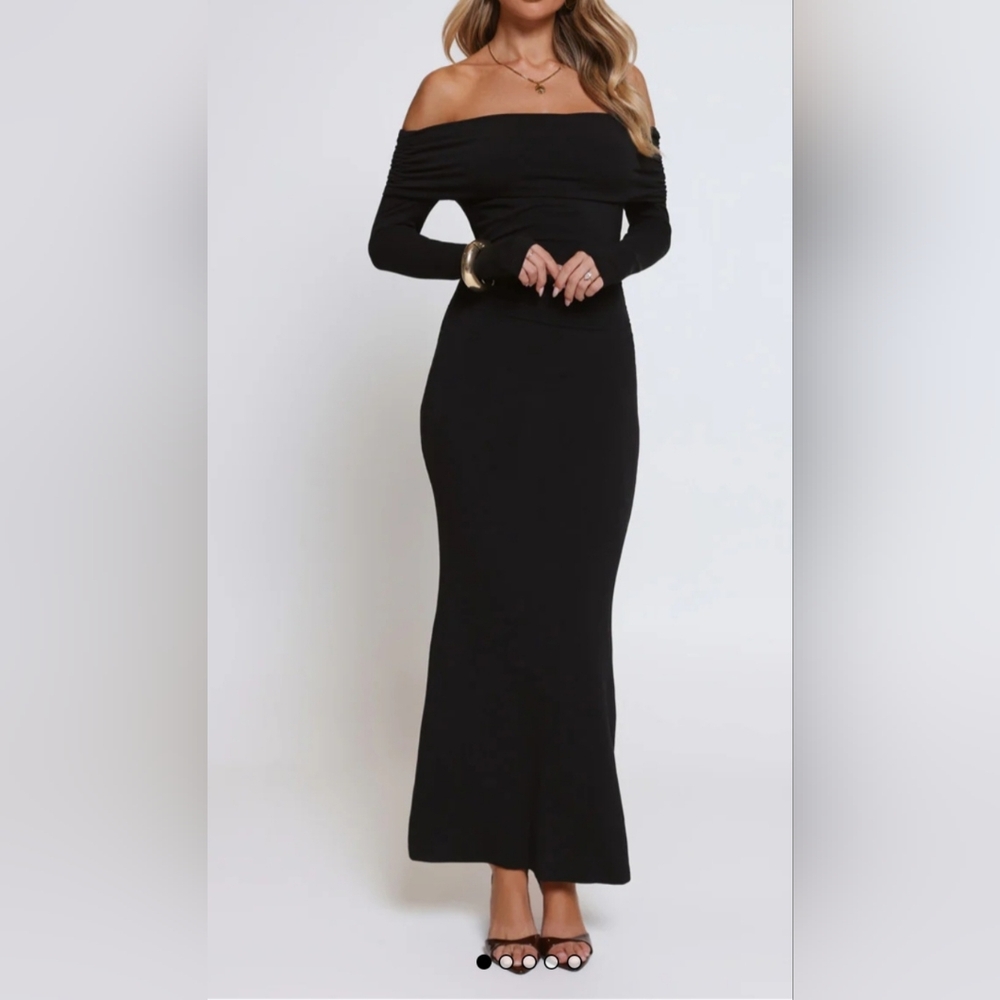 HELLO MOLLY MIND MADE UP LONG SLEEVE OFF-SHOULDER MAXI DRESS